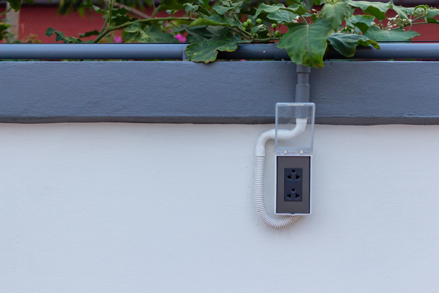 AdobeStock_765719027 backyard sound system